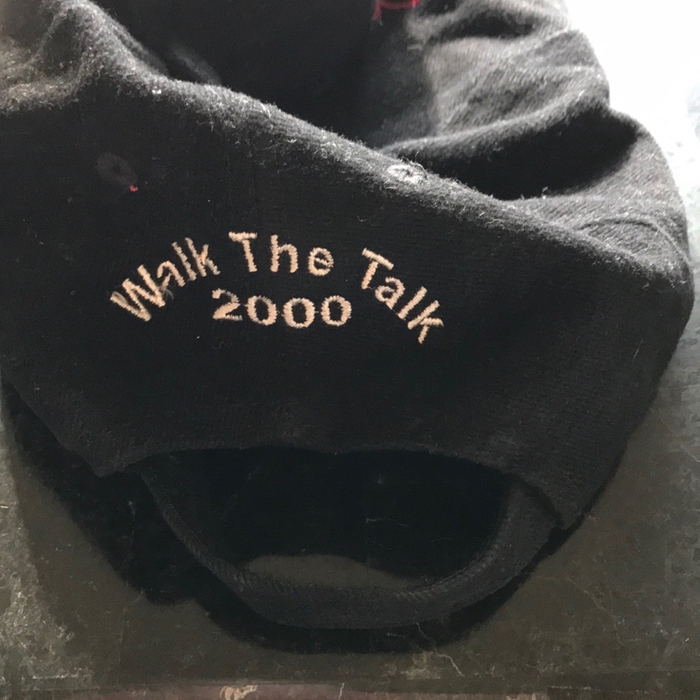 2000 Run To Win Adjustable Hat - Picture 2 of 3